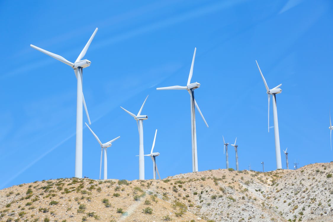 Harnessing the Breeze: Evolution and Innovations in Wind Energy Systems